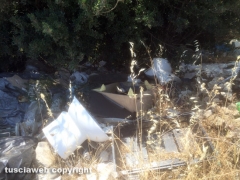 Discarica a cielo aperto a Castel D\'Asso