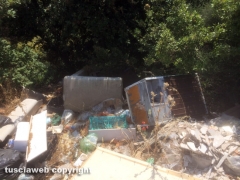 Discarica a cielo aperto a Castel D\'Asso