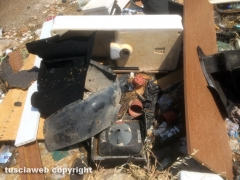 Discarica a cielo aperto a Castel D\'Asso