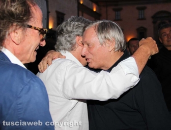 Viterbo - L'abbraccio tra Don Ciotti e Paolo Siani