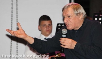 Viterbo - Don Ciotti sul palco di Ombre festival
