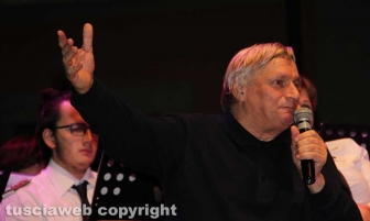 Viterbo - Don Ciotti sul palco di Ombre festival