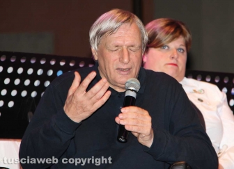 Viterbo - Don Ciotti sul palco di Ombre festival