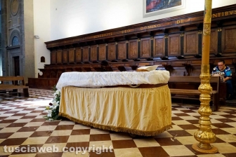 Viterbo - Mons. Dante Bernini - La camera ardente