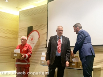Croce rossa italiana - Donazione defibrillatori