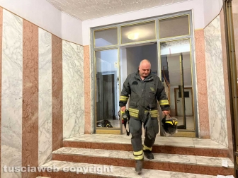 Viterbo - Donna bloccata in ascensore, salvata da polizia e vigili del fuoco