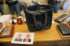 Rubano profumi, due ragazze arrestate