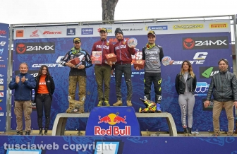 Sport - Motocross - Lupino al centro del podio col team manager Ravaglia