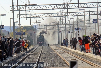 E' arrivato Signorina, il treno d'epoca a vapore