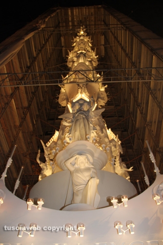 Santa Rosa - Gloria si illumina di immenso