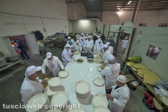 Gradoli - Pranzo del Purgatorio - I camerieri pronti a servire