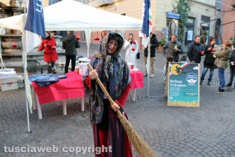 Viterbo - La Befana tricolore
