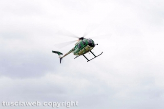 Elicottero dei carabinieri in azione per le ricerche di Giuseppe Maravigna