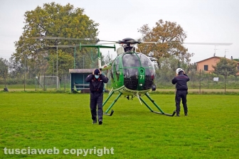 Elicottero dei carabinieri in azione per le ricerche di Giuseppe Maravigna