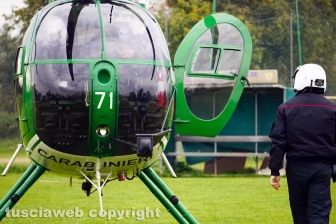 Elicottero dei carabinieri in azione per le ricerche di Giuseppe Maravigna