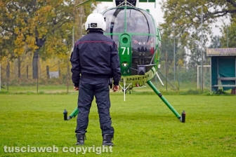 Elicottero dei carabinieri in azione per le ricerche di Giuseppe Maravigna