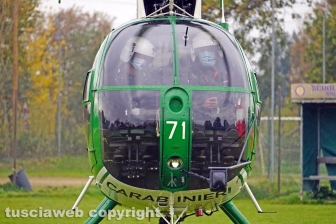 Elicottero dei carabinieri in azione per le ricerche di Giuseppe Maravigna