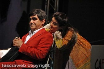 Elio canta l'opera a Caffeina