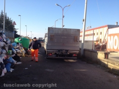 Viterbo - Ponte di Cetti - Emergenza rifiuti