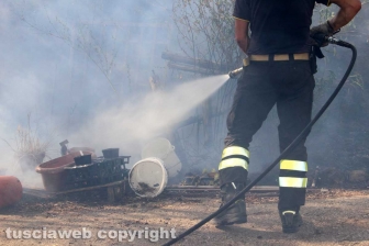 Ennesimo incendio a Ponte di Cetti