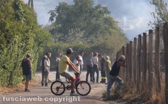 Ennesimo incendio a Ponte di Cetti