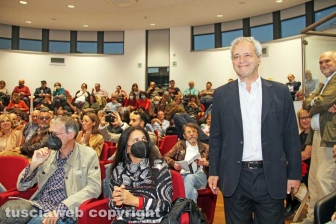 Enrico Mentana ai Pirati della bellezza