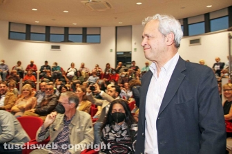 Enrico Mentana ai Pirati della bellezza