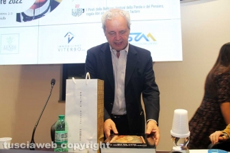 Enrico Mentana ai Pirati della bellezza