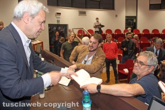 Enrico Mentana ai Pirati della bellezza