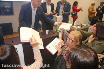 Enrico Mentana ai Pirati della bellezza