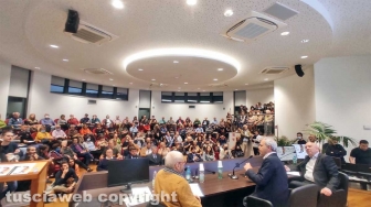 Enrico Mentana ai Pirati della bellezza