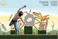 Er Pelliccia, la rete ironizza