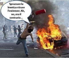 Er Pelliccia, la rete ironizza