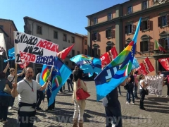 Esattorie, la protesta dei lavoratori a piazza del Comune