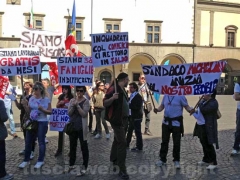 Esattorie, la protesta dei lavoratori a piazza del Comune