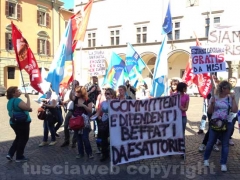 Esattorie, la protesta dei lavoratori a piazza del Comune