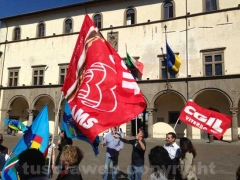 Esattorie, la protesta dei lavoratori a piazza del Comune