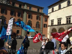 Esattorie, la protesta dei lavoratori a piazza del Comune