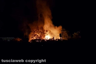 Orte - Esplode bombola in un capannone