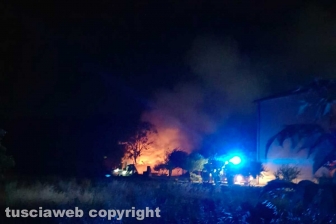 Orte - Esplode bombola in un capannone