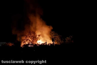 Orte - Esplode bombola in un capannone