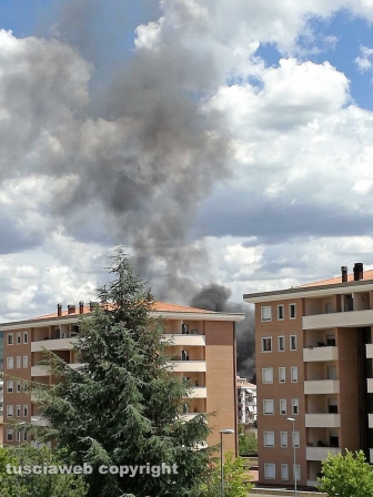 Viterbo - Esplode camper, fuoco e fiamme