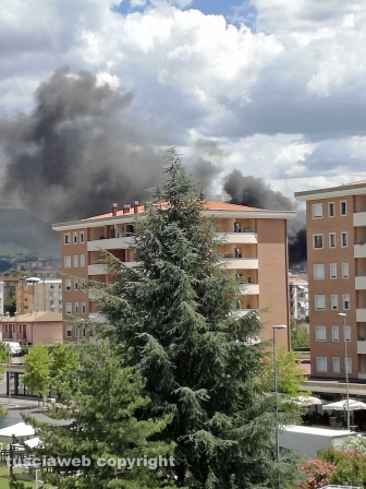Viterbo - Esplode camper, fuoco e fiamme