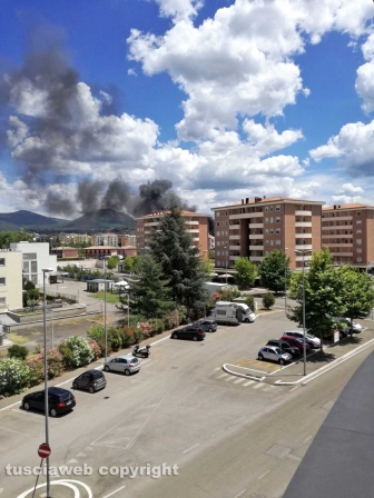 Viterbo - Esplode camper, fuoco e fiamme