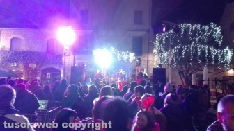 Esplode il Capodanno in piazza