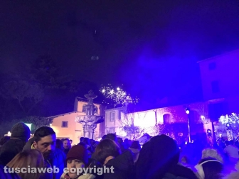 Esplode il Capodanno in piazza