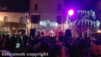 Esplode il Capodanno in piazza