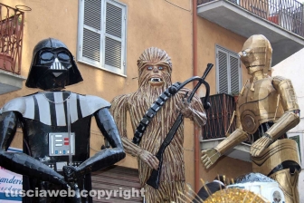Ronciglione - Carnevale 2018 - Sfilano carri e maschere