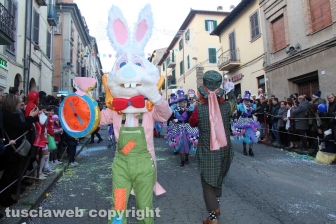 Ronciglione - Carnevale 2018 - Sfilano carri e maschere