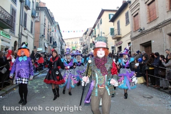 Ronciglione - Carnevale 2018 - Sfilano carri e maschere